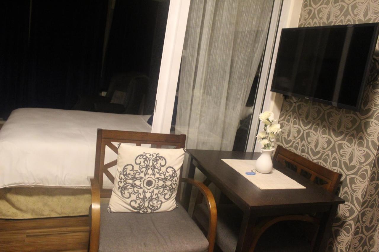 Azure Urban Resort A4 Near Airport Mall With Wavepool Paranaque City Экстерьер фото