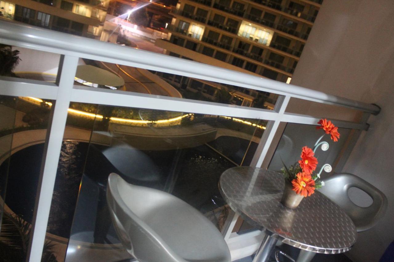 Azure Urban Resort A4 Near Airport Mall With Wavepool Paranaque City Экстерьер фото