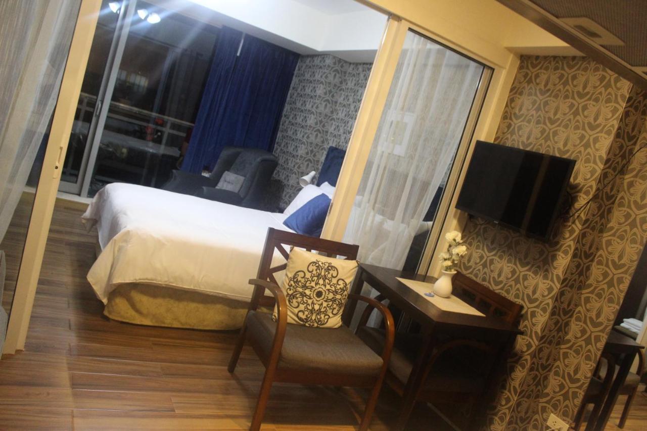 Azure Urban Resort A4 Near Airport Mall With Wavepool Paranaque City Экстерьер фото