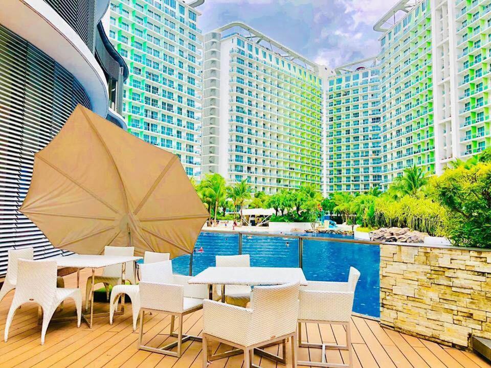 Azure Urban Resort A4 Near Airport Mall With Wavepool Paranaque City Экстерьер фото