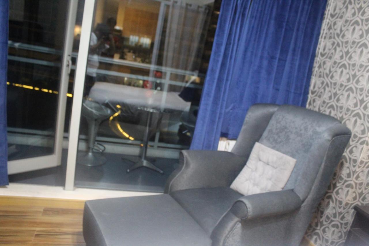 Azure Urban Resort A4 Near Airport Mall With Wavepool Paranaque City Экстерьер фото
