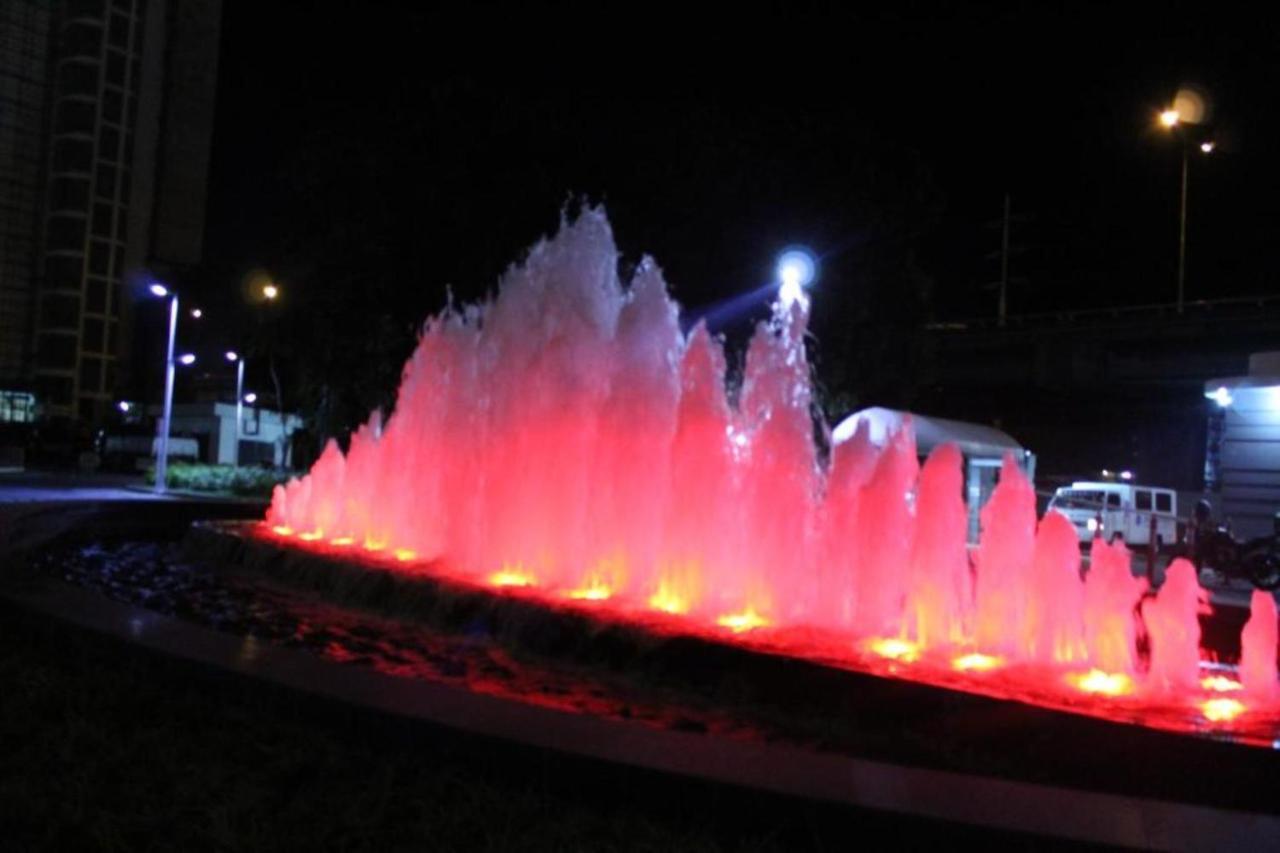 Azure Urban Resort A4 Near Airport Mall With Wavepool Paranaque City Экстерьер фото