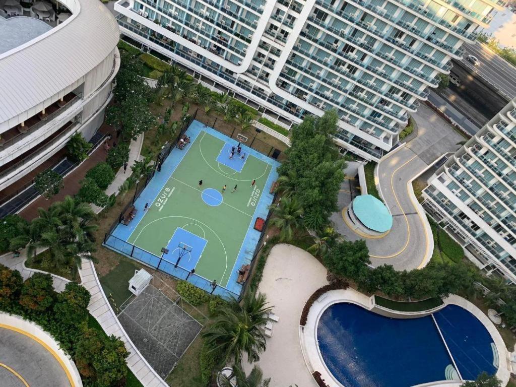 Azure Urban Resort A4 Near Airport Mall With Wavepool Paranaque City Экстерьер фото