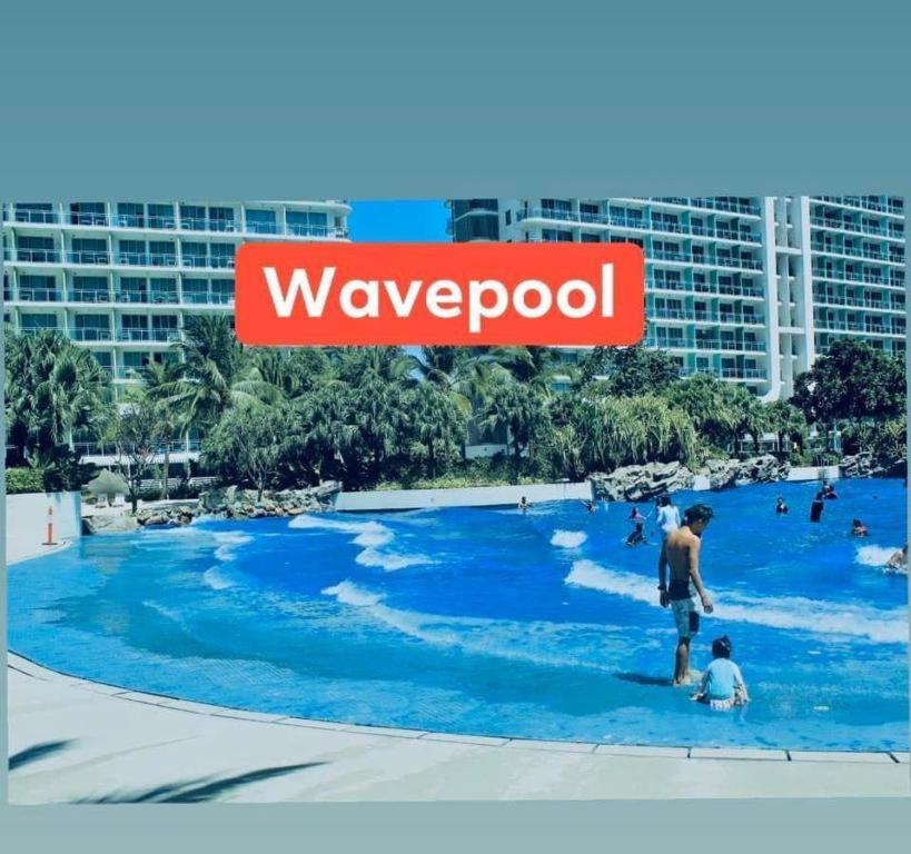 Azure Urban Resort A4 Near Airport Mall With Wavepool Paranaque City Экстерьер фото
